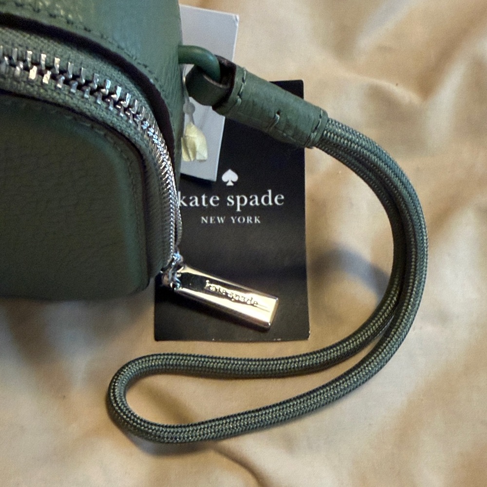 Kate Spade Green and White Camera Wristlet - Picture 5 of 6